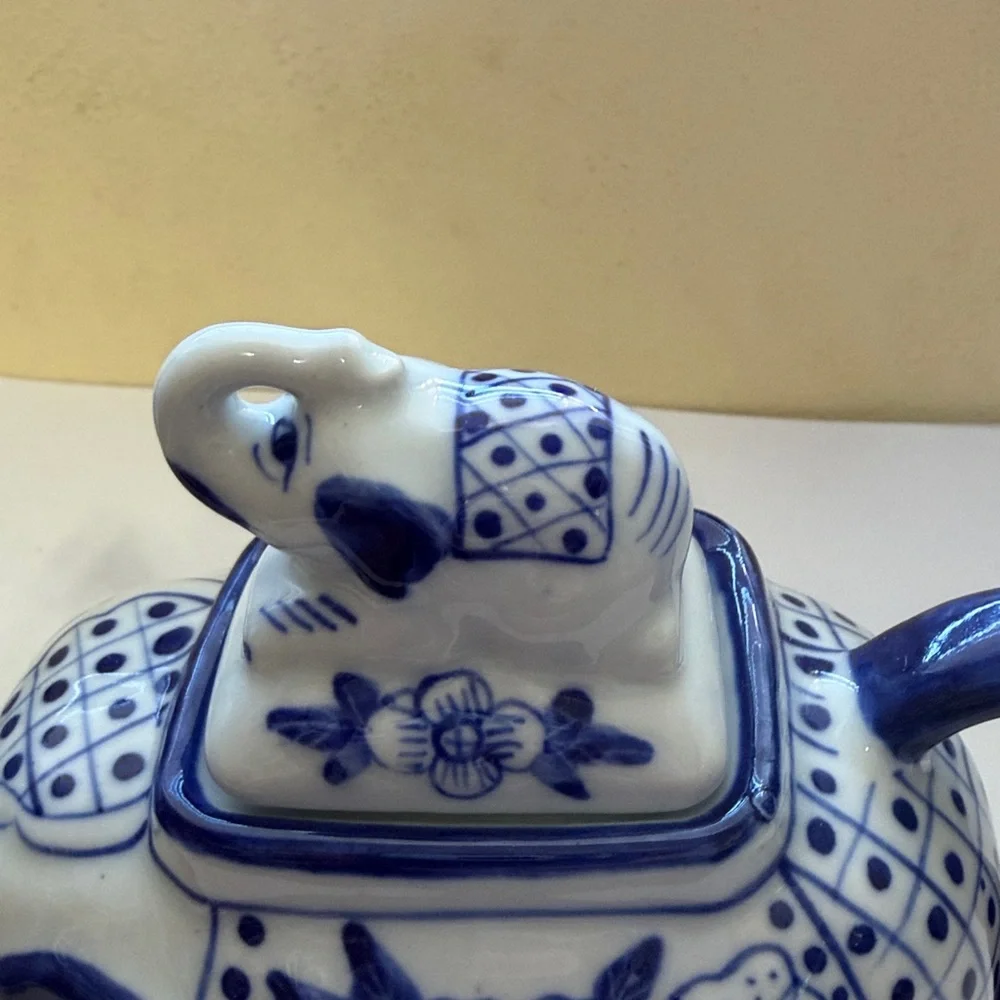 Bombay Elephant Tea Pot - Picture 3 of 9